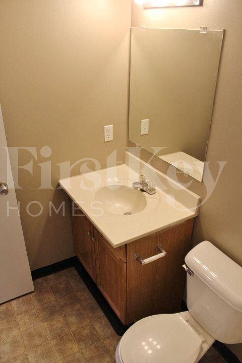 Building Photo - 5064 Parterra Ct