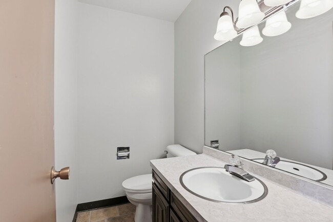 Building Photo - 846/848 Greenwood Court