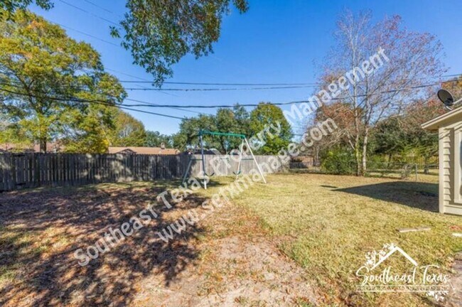 Building Photo - 6030 Zenith St