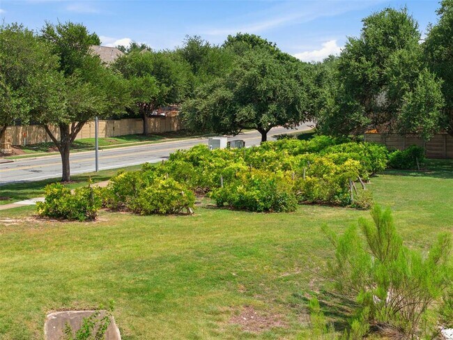 Building Photo - 1833 Paradise Ridge Dr