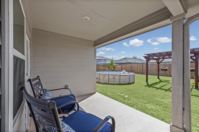Building Photo - 325 Granary Dr