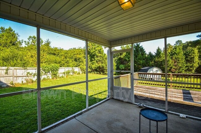 Building Photo - 214 Cross Creek Dr