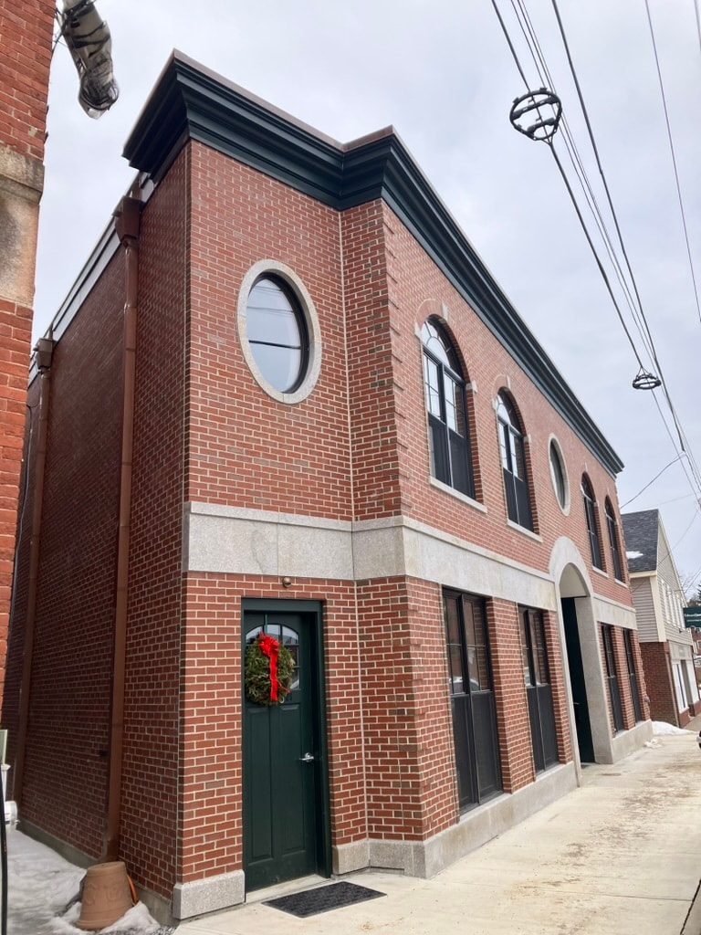 Building Photo - 126 Church St