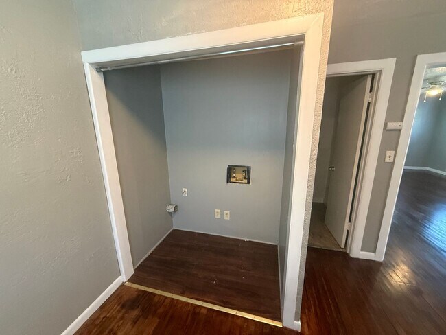 Building Photo - Cute one bed one bath close to all things Norman!