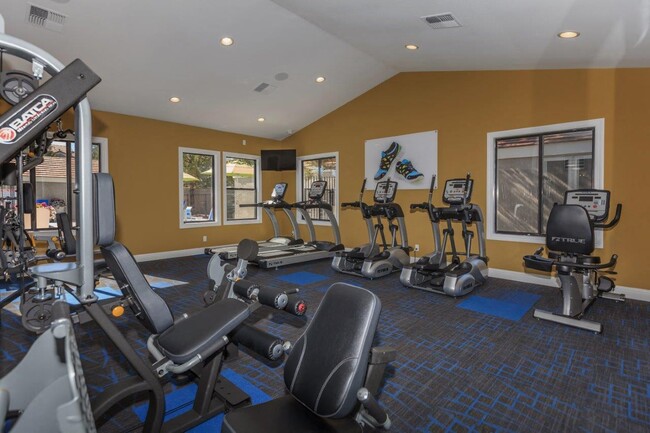 Sagecliff Apartments Fitness Center - Sagecliff Apartments