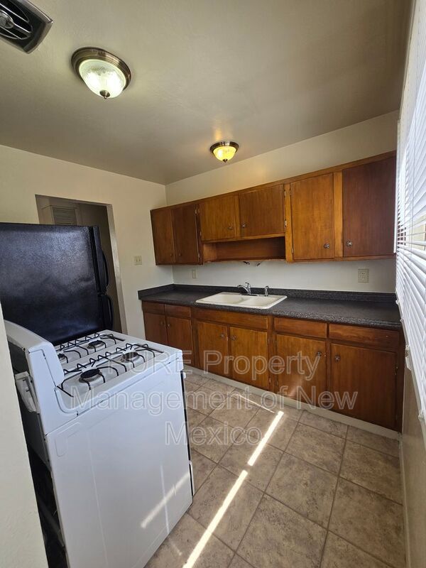 Building Photo - 2625 E 22nd St