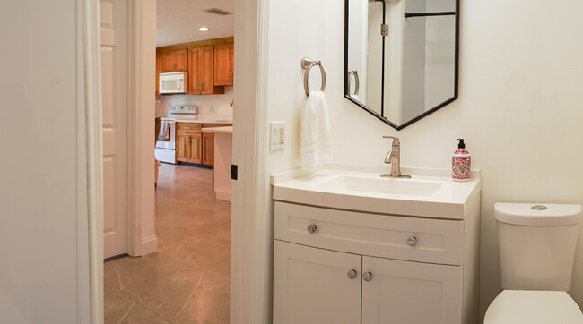 Building Photo - 1425 Riverside Cir