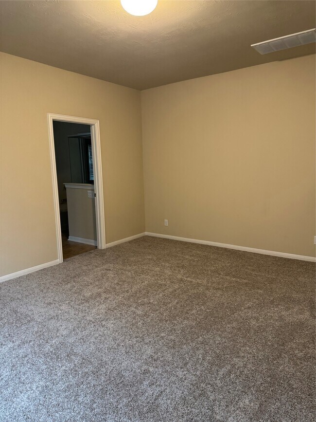 Building Photo - 8127 Almera Falls Dr