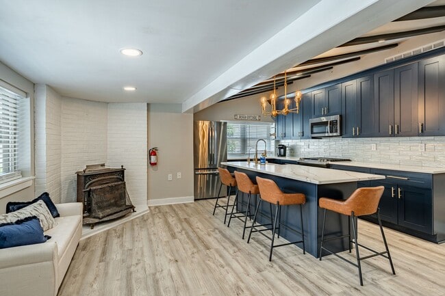 Building Photo - 5708 Park Blvd