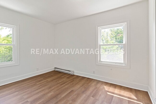 Building Photo - Apartment In Blackstone