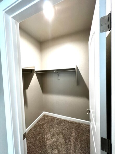 ensuite closet - 1255 N Arizona Ave