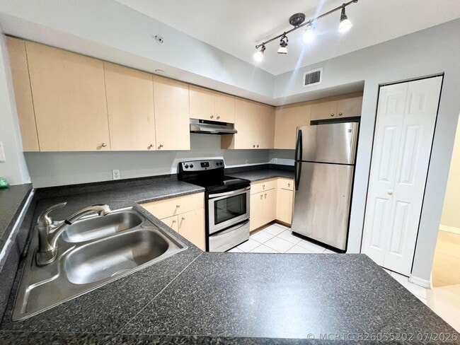 Building Photo - 4021 San Marino Blvd