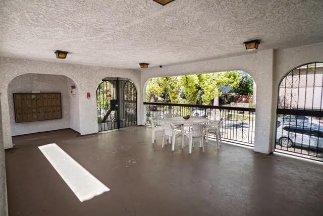 Main entrance - 1502 Rock Glen Ave