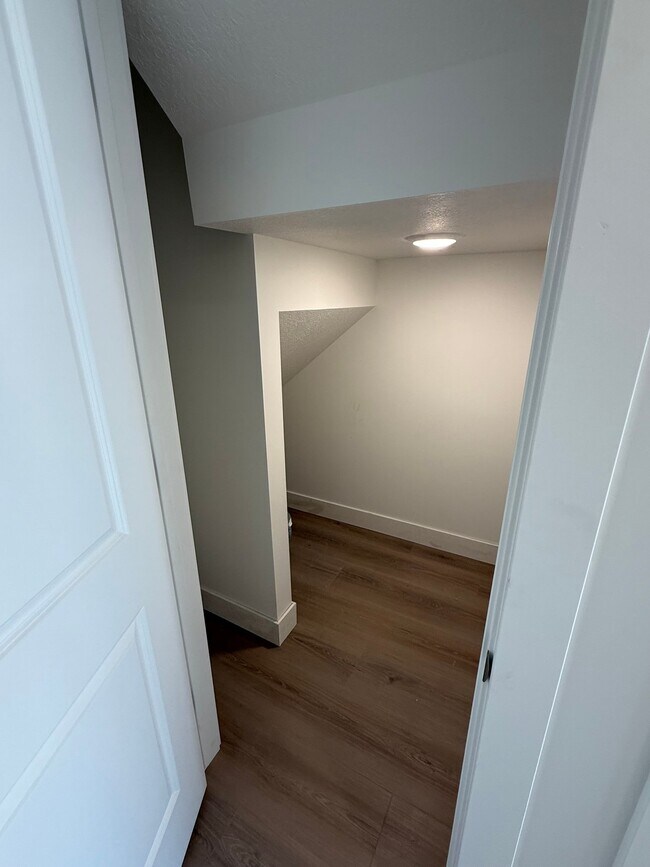 Building Photo - 2073 N 325 E