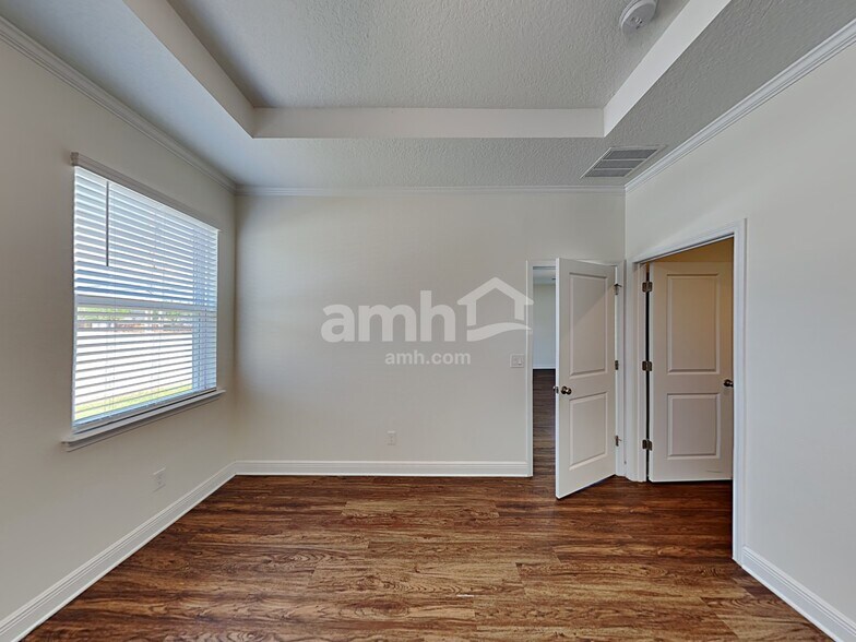 Building Photo - 1306 Celery Ave