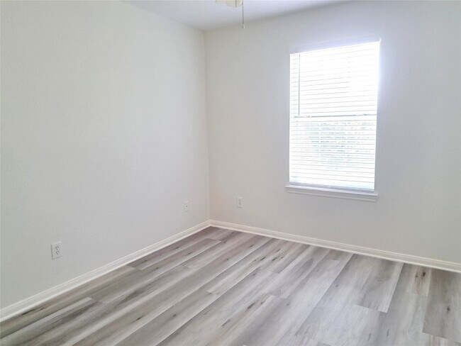 Building Photo - 13134 Stratford Skies Ln