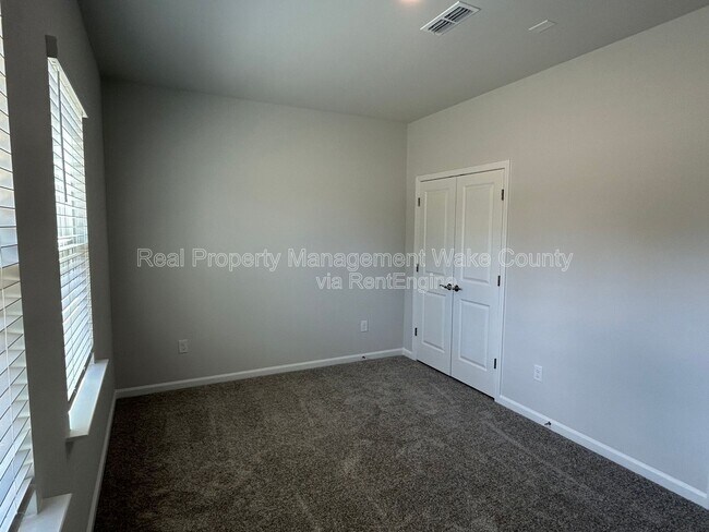 Building Photo - 2795 Cassius Dr