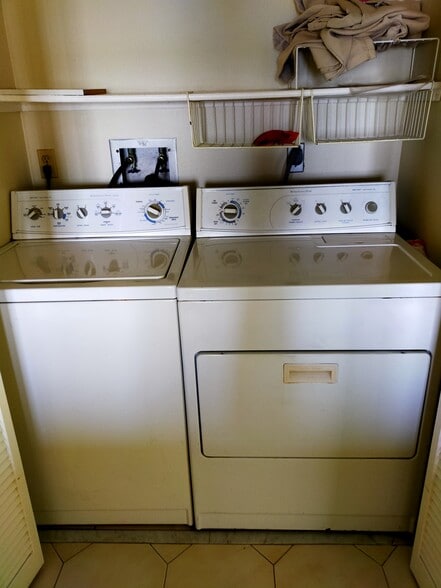 Laundry room off the kitchen - 7432 Sunshine Skyway Ln S