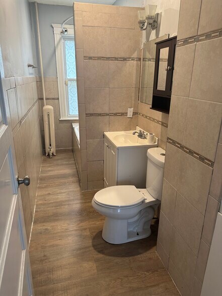 Building Photo - 90 Vernon St