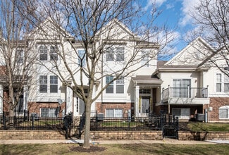 Building Photo - 417 Plaza Pl