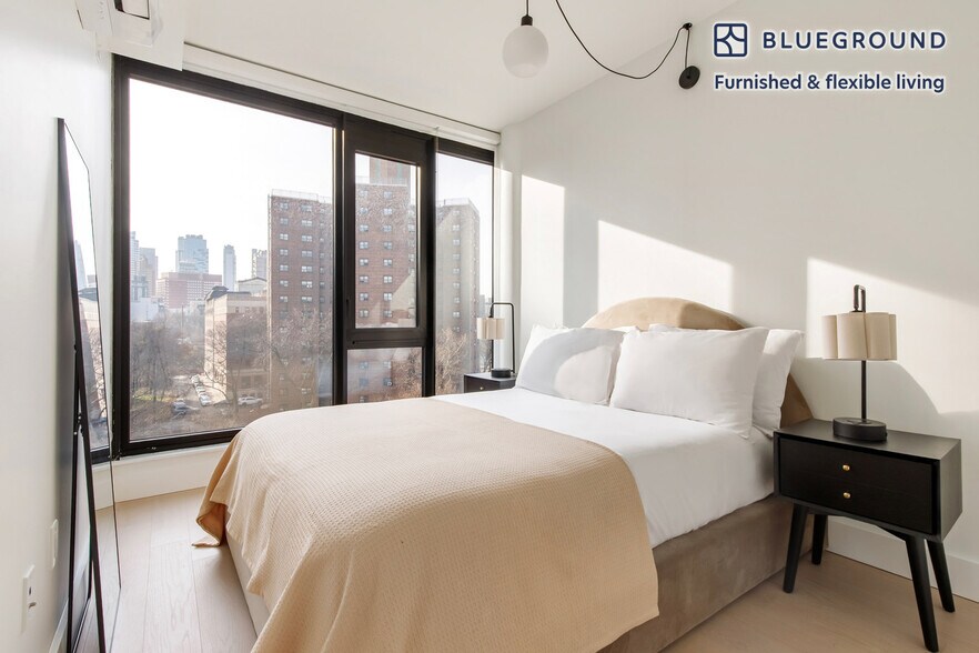 Building Photo - 218 Front St