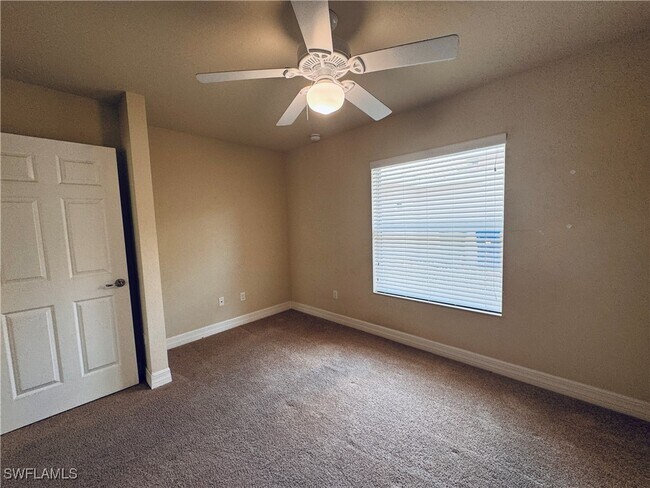 Building Photo - 10480 Carolina Willow Dr