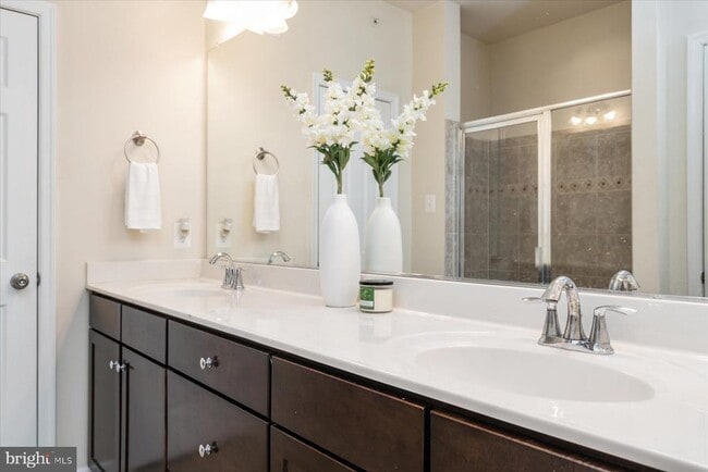 Building Photo - 12500 Rustic Rock Ln