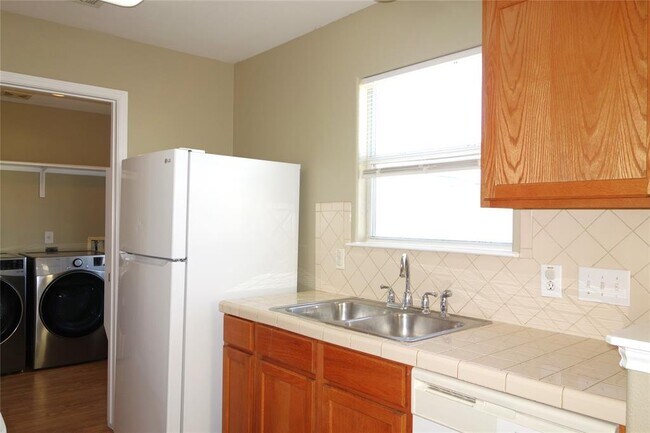 Building Photo - 6308 Perlita Dr