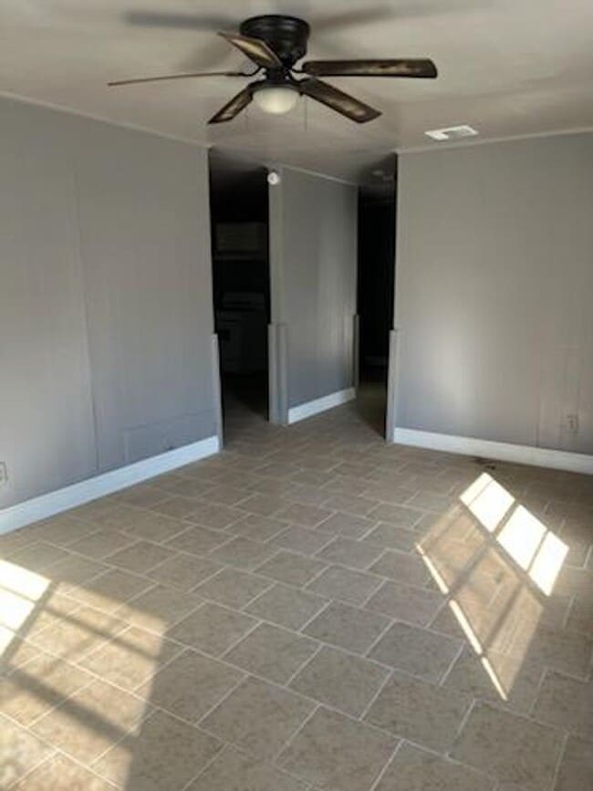 Building Photo - Great Home