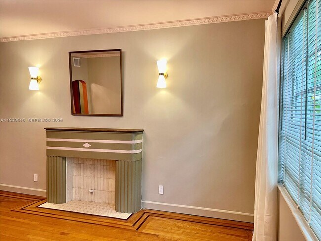 Building Photo - 1571 Pennsylvania Ave