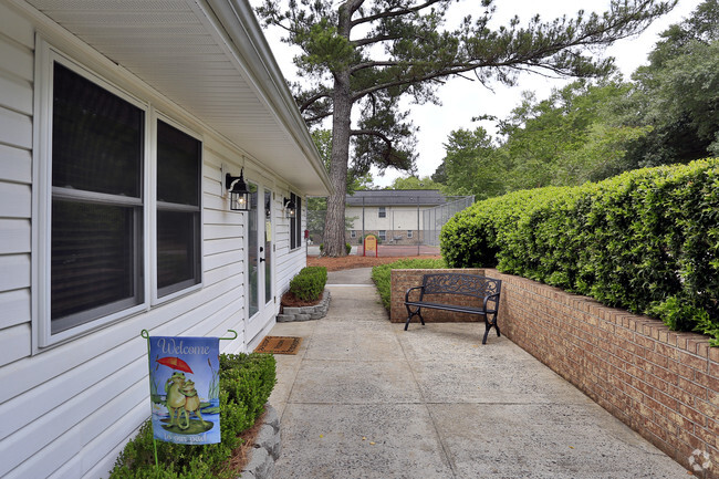 Building Photo - Woodlocke Apartments