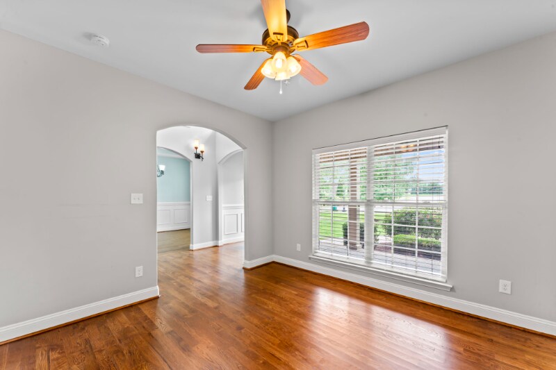 Building Photo - 1002 Glessner Dr