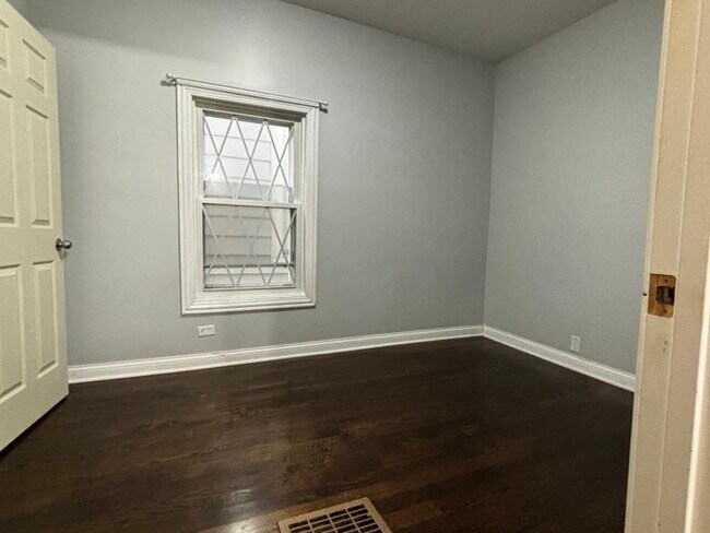Building Photo - 5152 S Kildare Ave