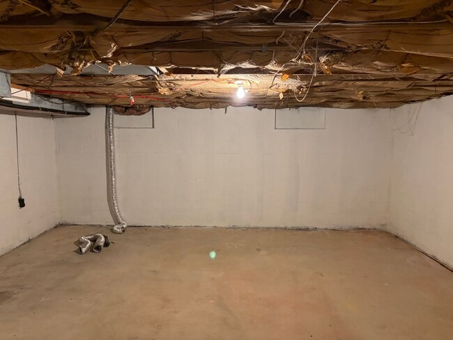 Building Photo - Renovated 3 Bed Twin Home for Rent