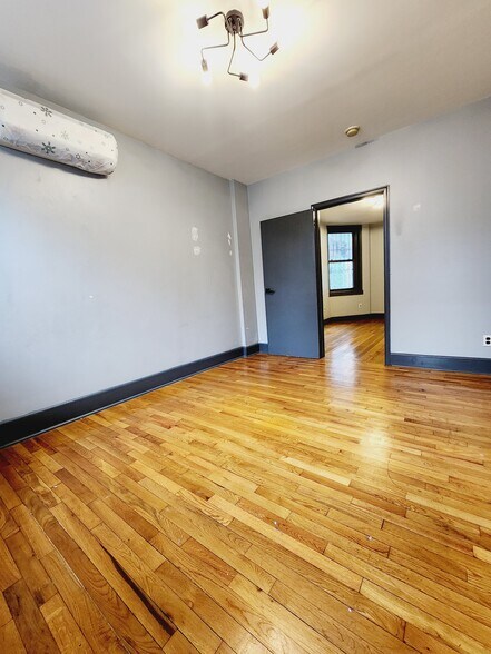 Building Photo - 72 Clifton Pl
