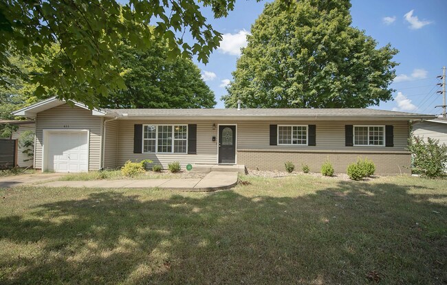 Building Photo - Privacy Fenced, 3 bed 3 bath in South Spri...