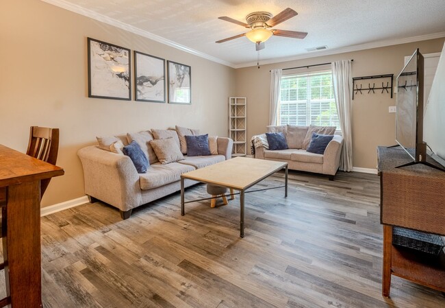 Building Photo - Fully Furnished 2 Bedroom, 2.5 Bath Townhome Near UGA – Move-In Ready!
