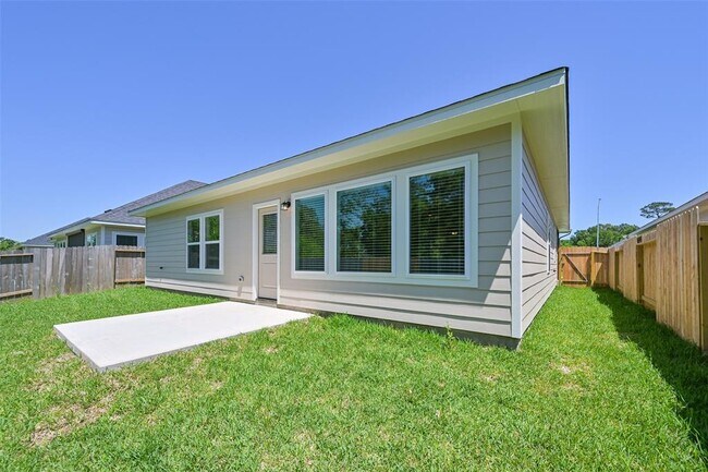 Building Photo - 3923 Sugardale St