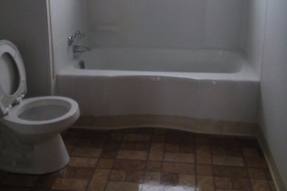 Bathroom - 4064 E 57th St