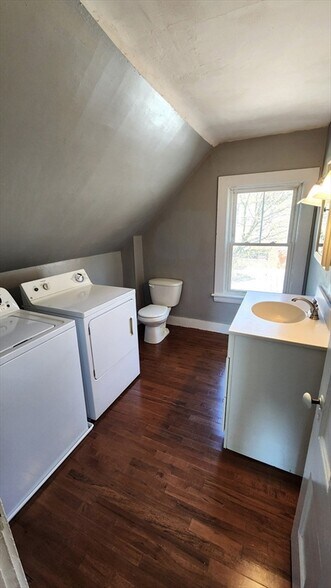 Building Photo - 1 Greenleaf Pl