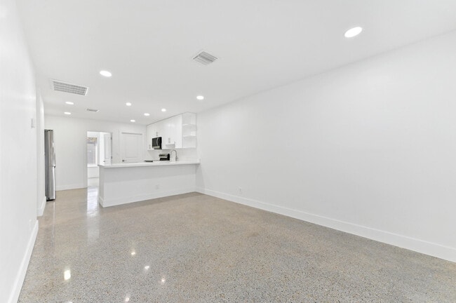Building Photo - 2541 NW 64th Terrace