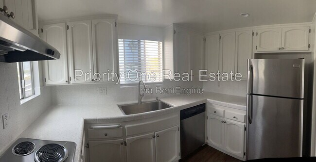 Building Photo - 4476 33rd Pl