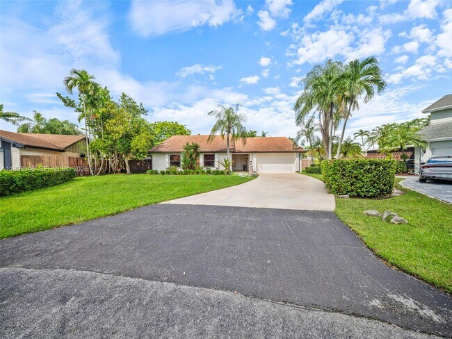 Building Photo - 15531 SW 54th Terrace