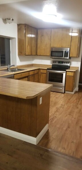 Building Photo - 308 Saint Michael Ct