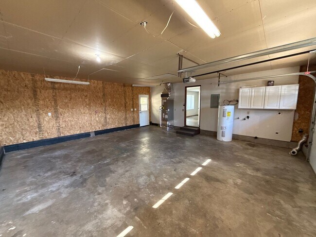 Building Photo - 3529 Lafayette St SE