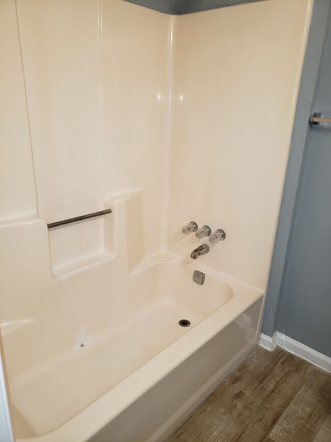 Building Photo - 5656 Heron Ct