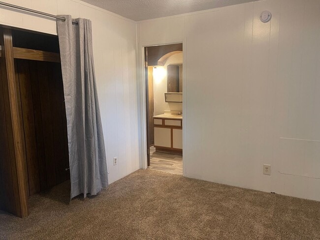 Building Photo - 3 Bedroom 2 Bath Single Wide Mobile in Lake Montezuma Contact Property Pros Property Management