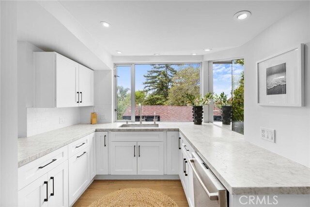 Building Photo - 592 Bluebird Canyon Dr