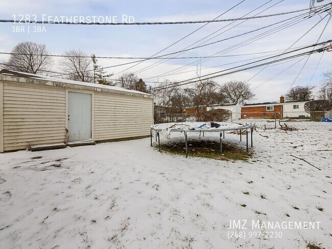 Building Photo - 1283 Featherstone Rd