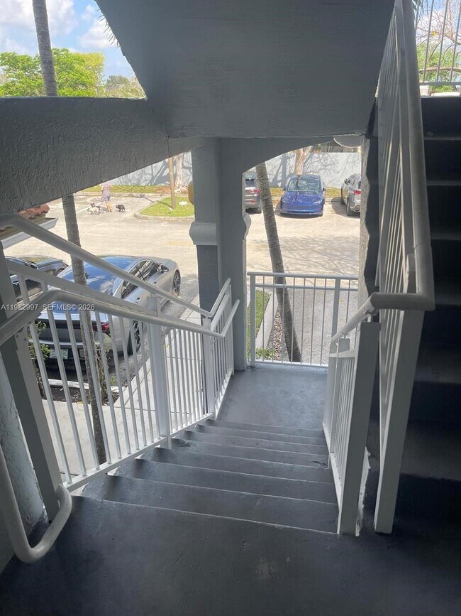 Building Photo - 150 NW 96th Ave